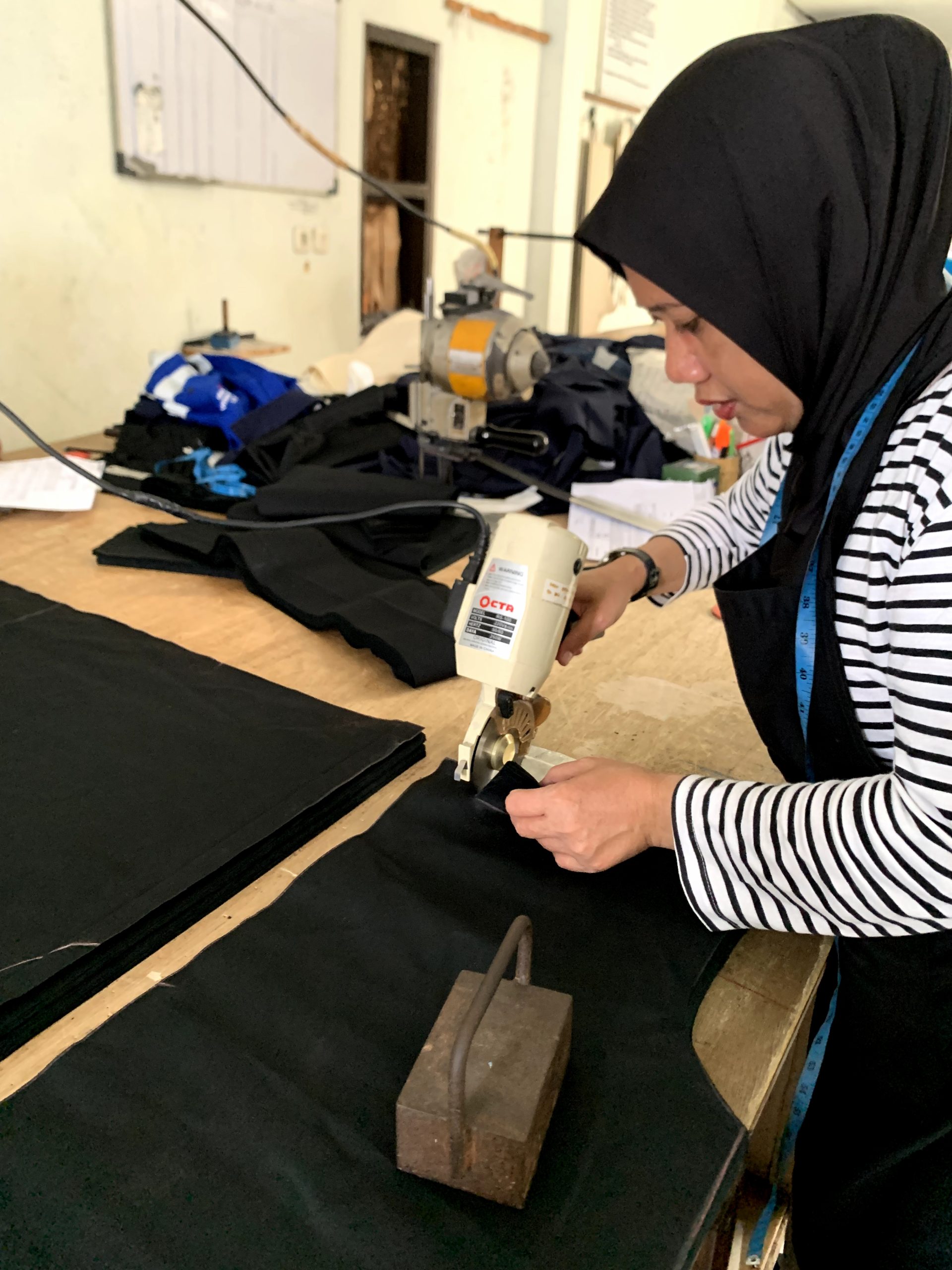 Produksi Cepat Seragam Kantor dan Karyawan oleh Artebelle